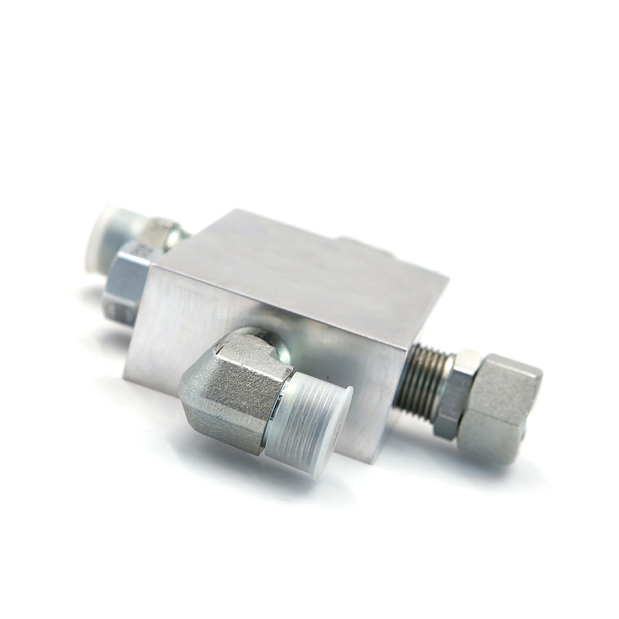 Leak-proof hydraulic lock for tippers